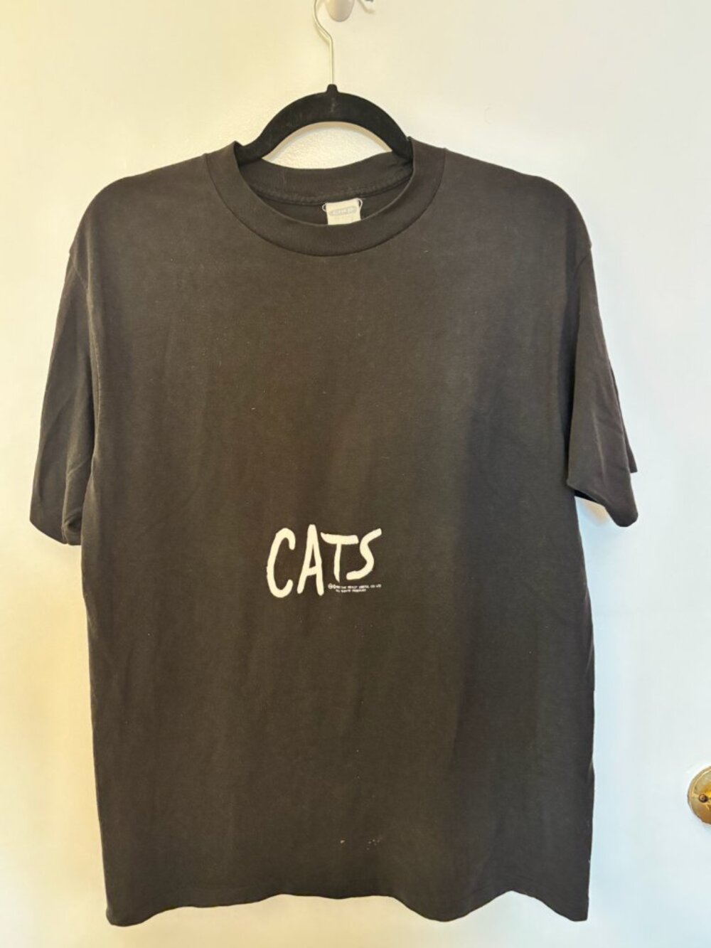 Vintage CATS Broadway T-Shirt XL Made in USA Single Stitch Cat Eyes 1981